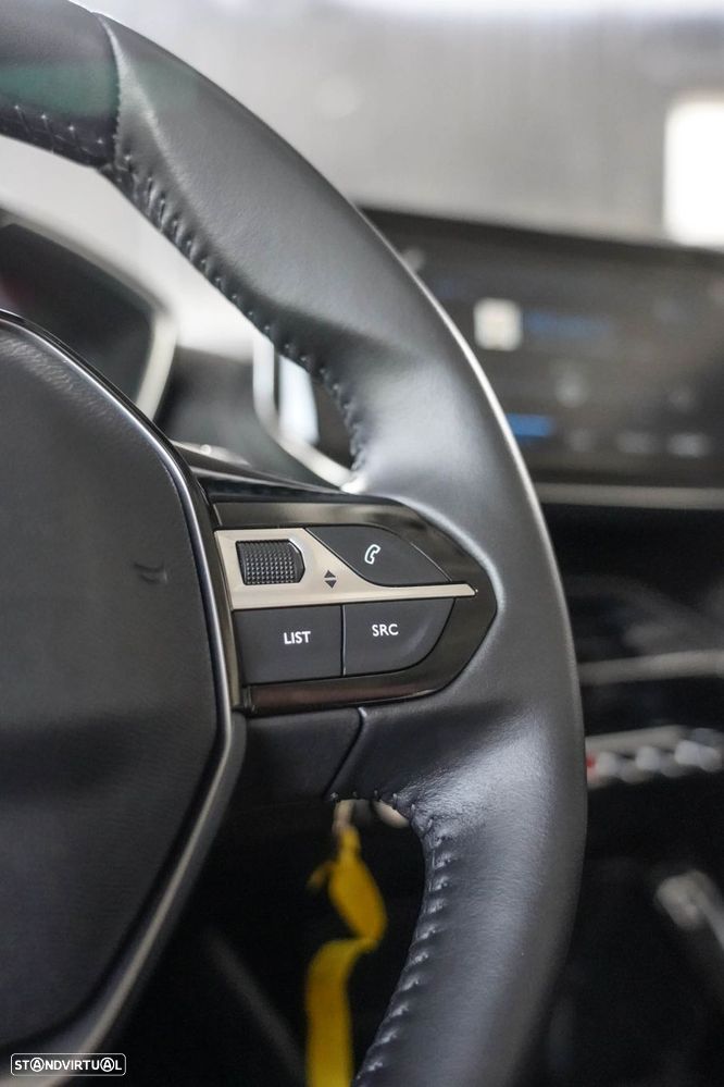 Peugeot 208 1.2 Hybrid Allure e-DCS6 - 29