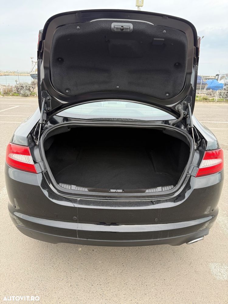 Jaguar XF 2.2D Premium Luxury - 6
