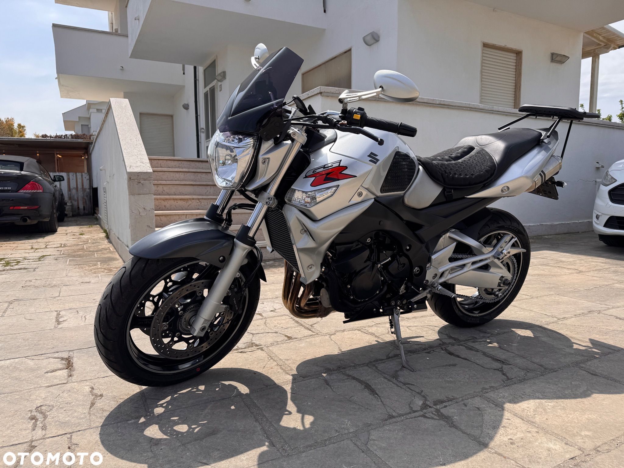 Suzuki GSR - 1