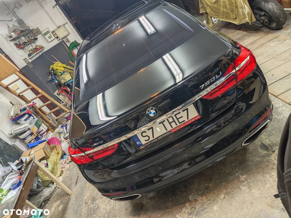 BMW Seria 7 750Li xDrive - 14