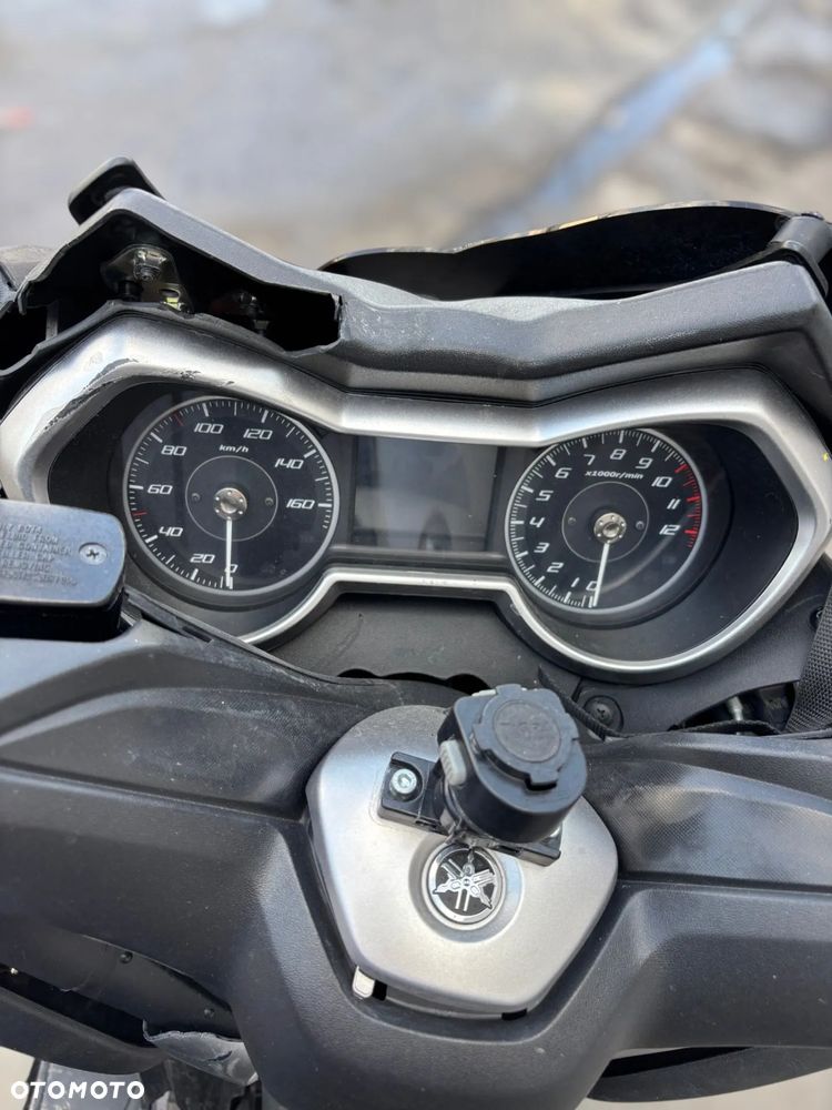 Yamaha X-max - 9