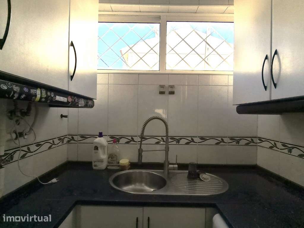 Apartamento T2, no rés do chão, no Centro de Alvide, em Cascais. - Grande imagem: 5/26