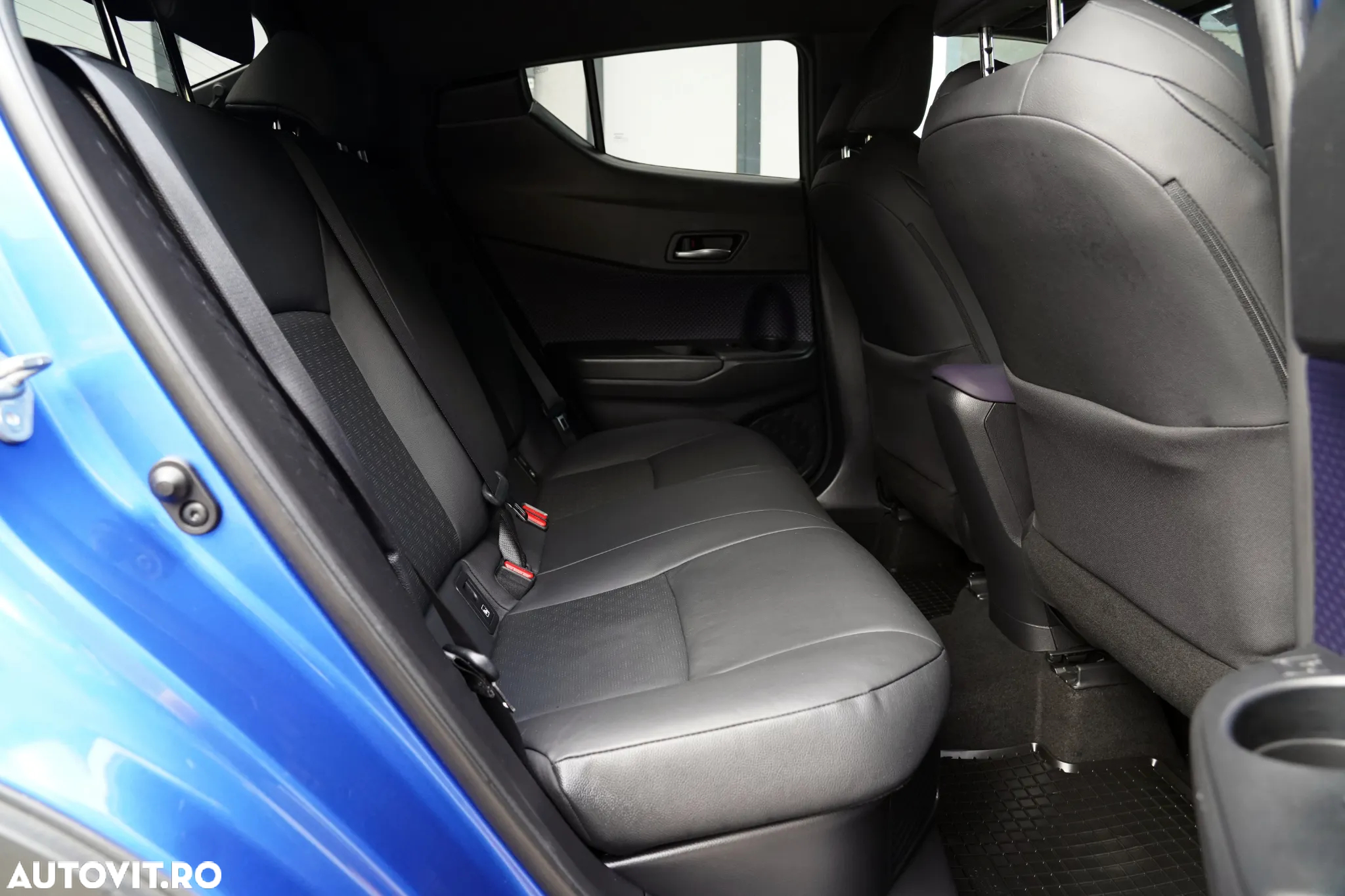 Toyota C-HR Hybrid Style Selection - 9