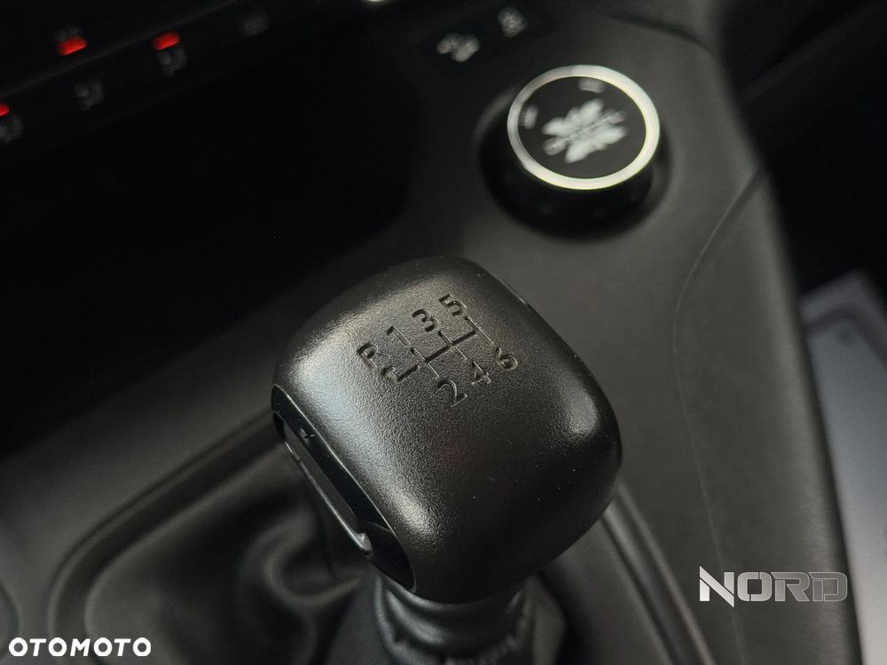 Peugeot Partner 1.5 4x4 Long Premium - 23
