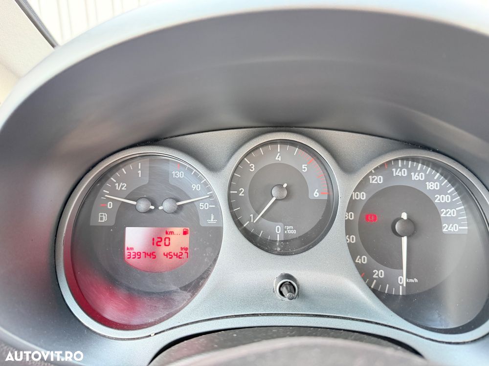 Seat Leon 2.0 TDI DPF Style - 17