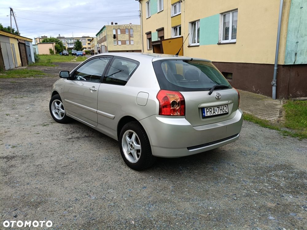 Toyota Corolla - 4