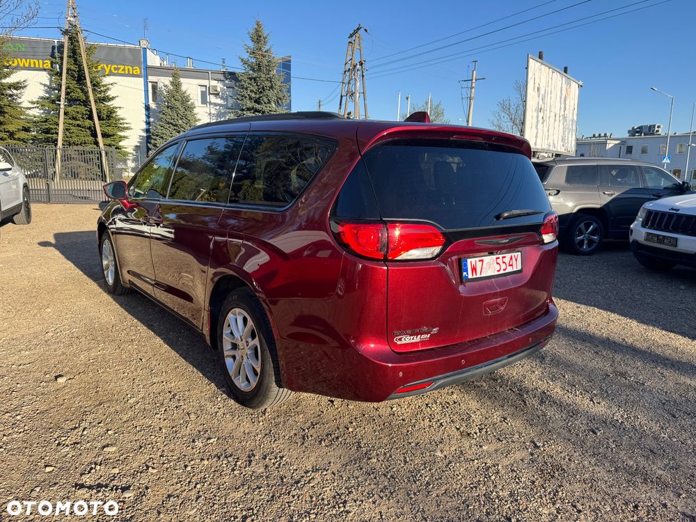 Chrysler Pacifica - 24