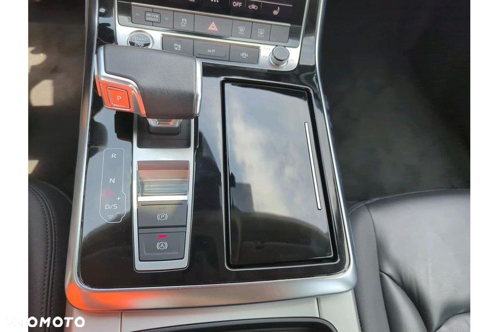 Audi Q8 - 8