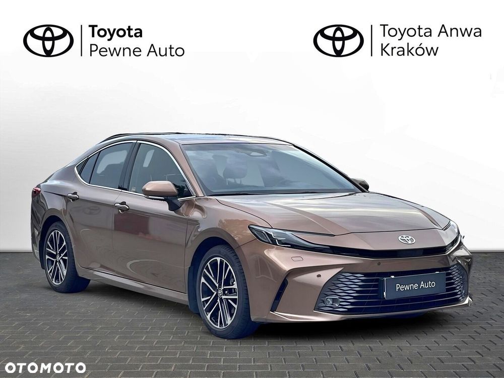 Toyota Camry - 4