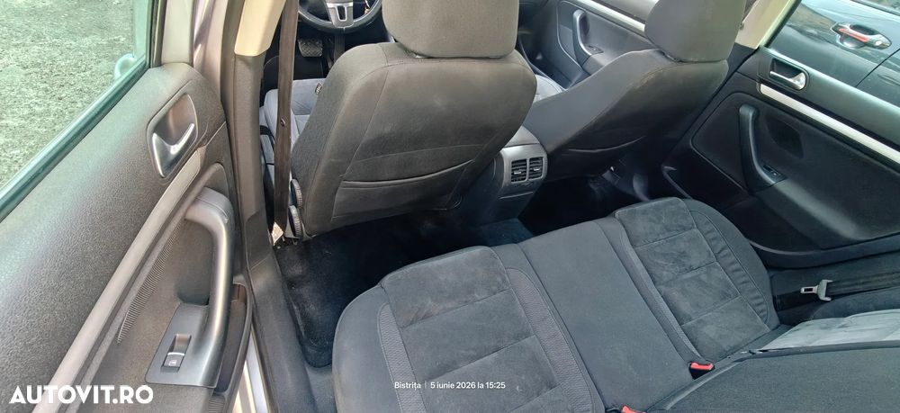 Volkswagen Golf 2.0 TDI DPF DSG Exclusive - 8