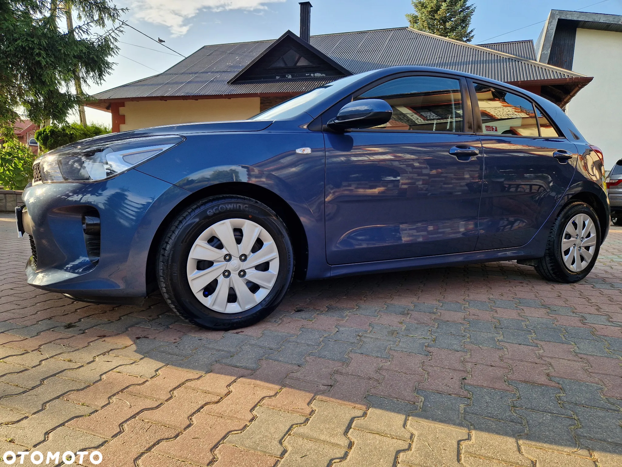 Kia Rio 1.2 L - 3