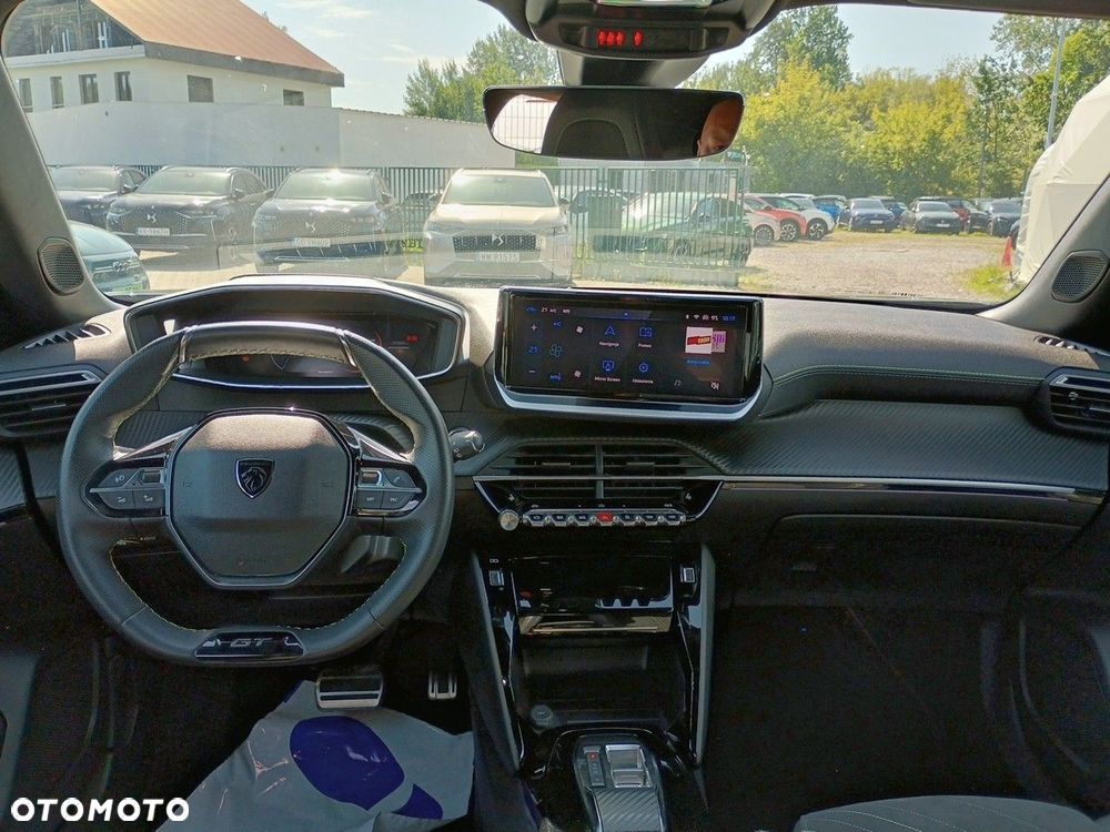 Peugeot 2008 - 8