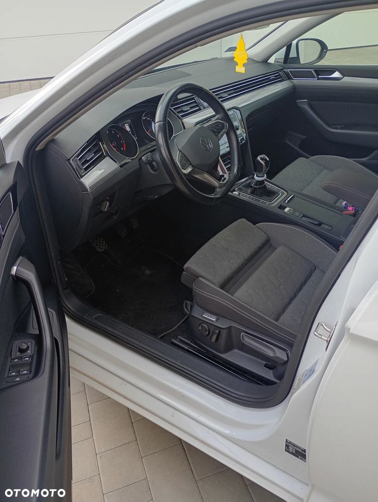 Volkswagen Passat 1.5 TSI EVO Business - 10