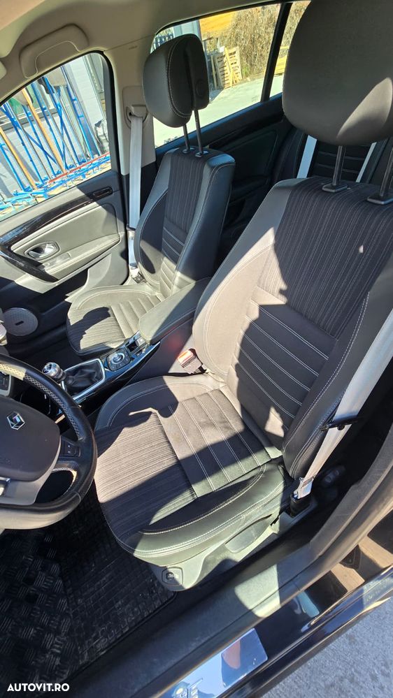 Renault Laguna dCi 110 FAP Bose Edition - 13