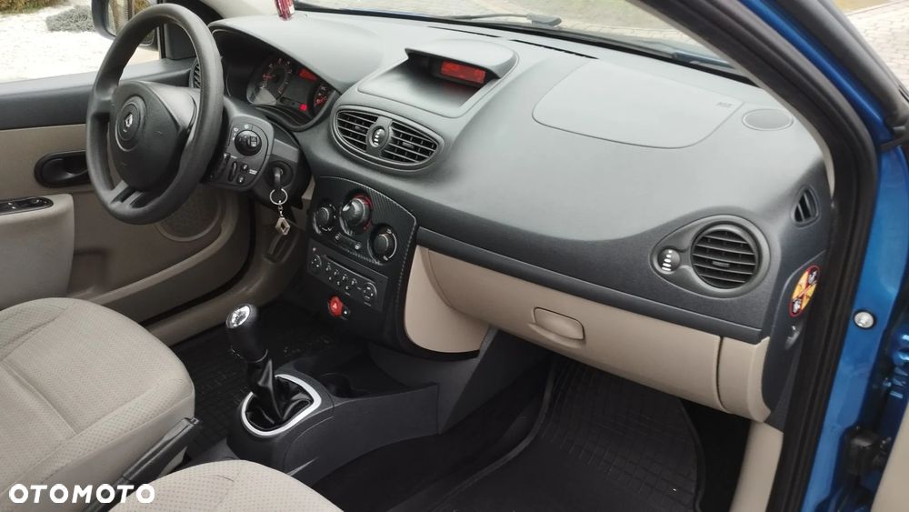 Renault Clio - 11