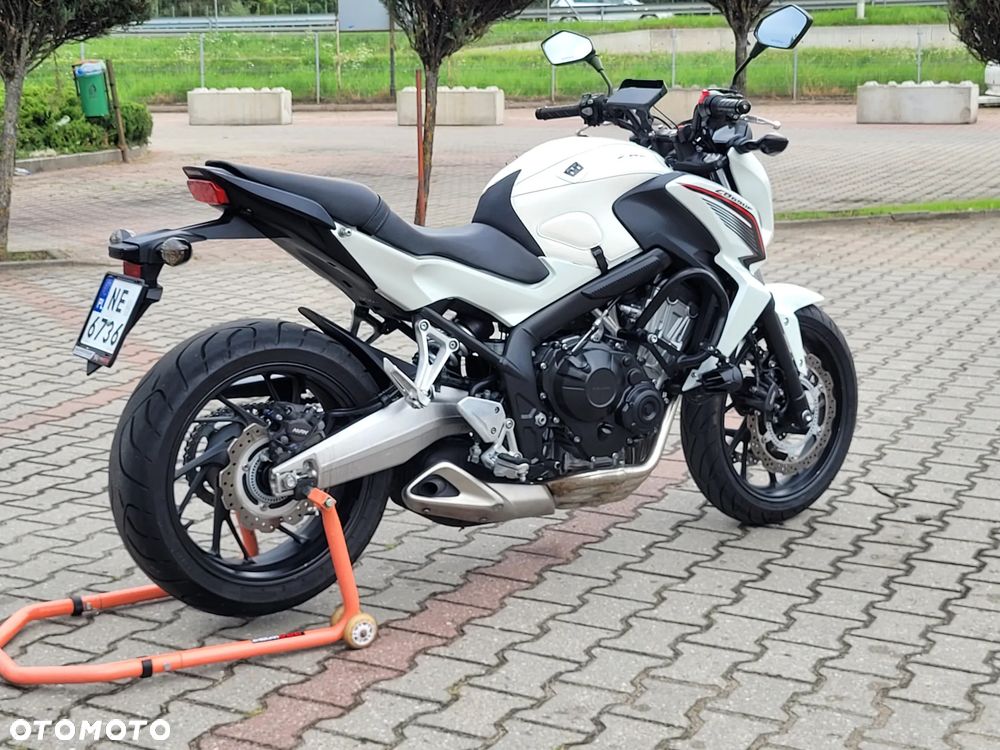 Honda CB - 12