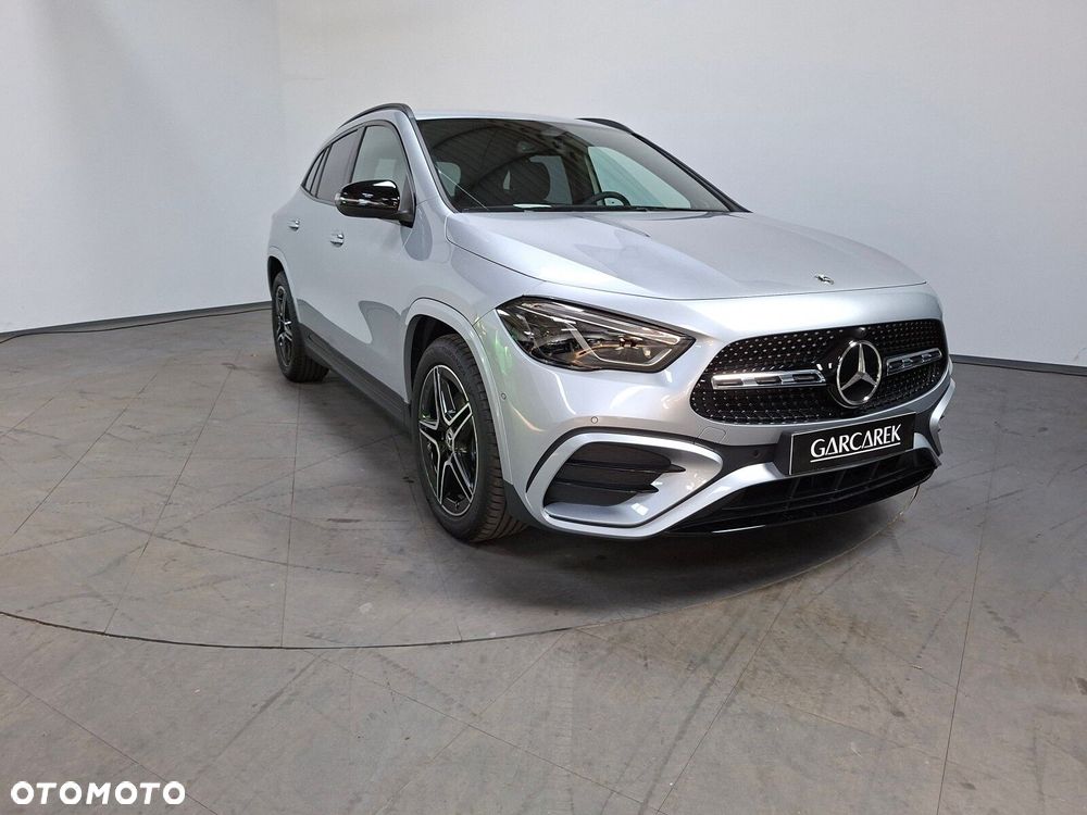 Mercedes-Benz GLA - 18