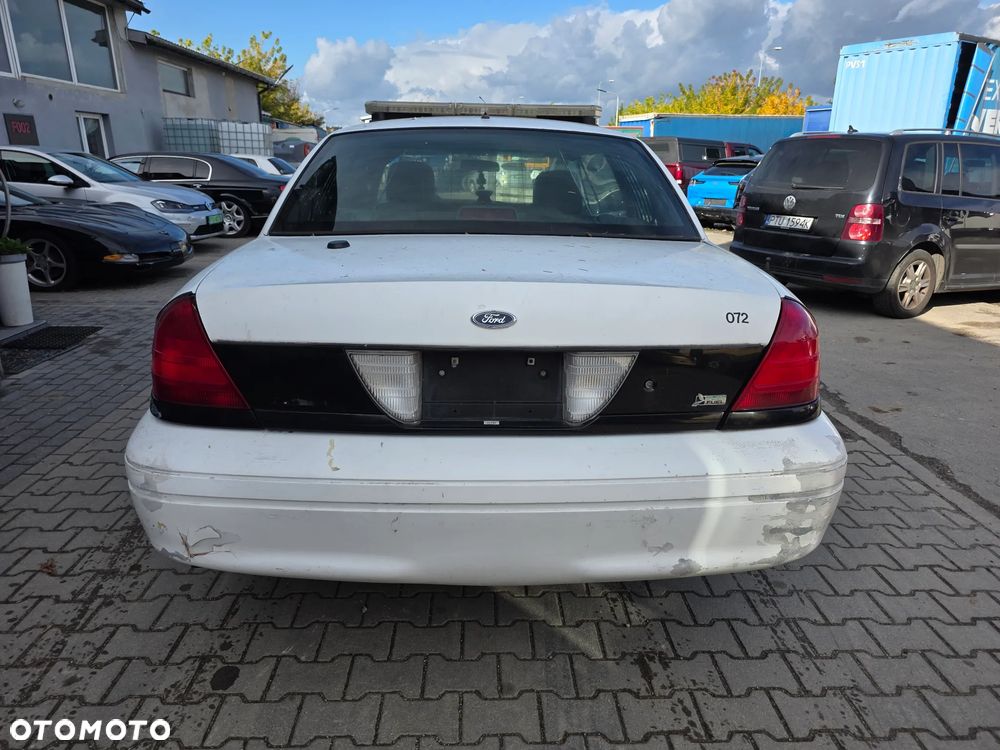 Ford Crown - 6
