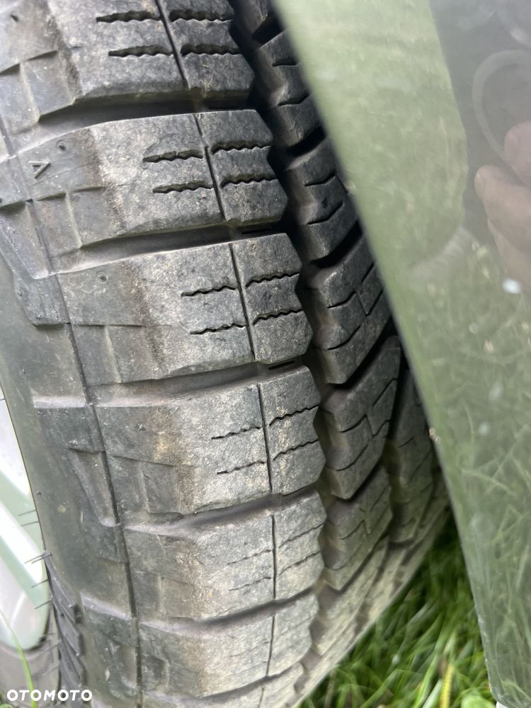 Land Rover Discovery 3.0 SD V6 HSE - 6
