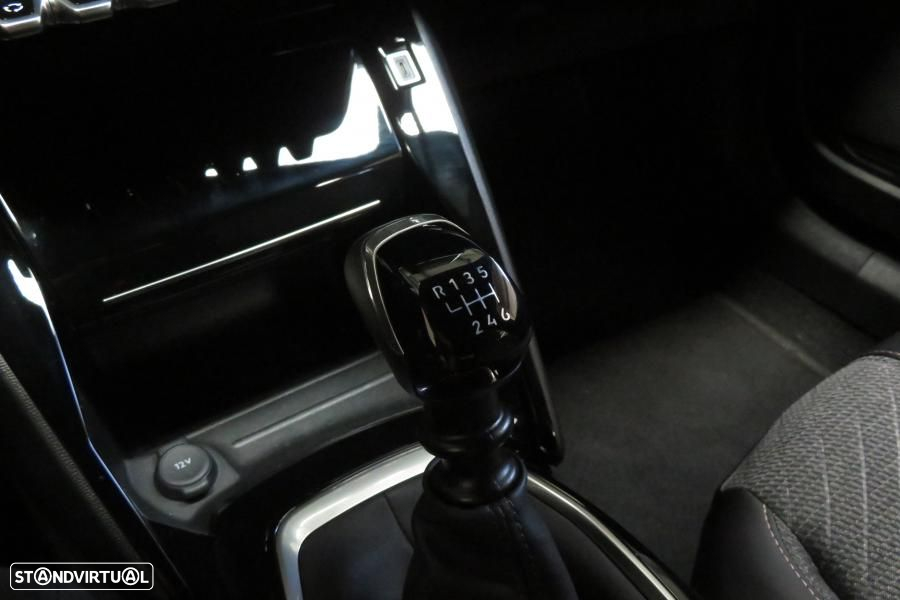 Peugeot 2008 1.2 PureTech Allure Pack - 28