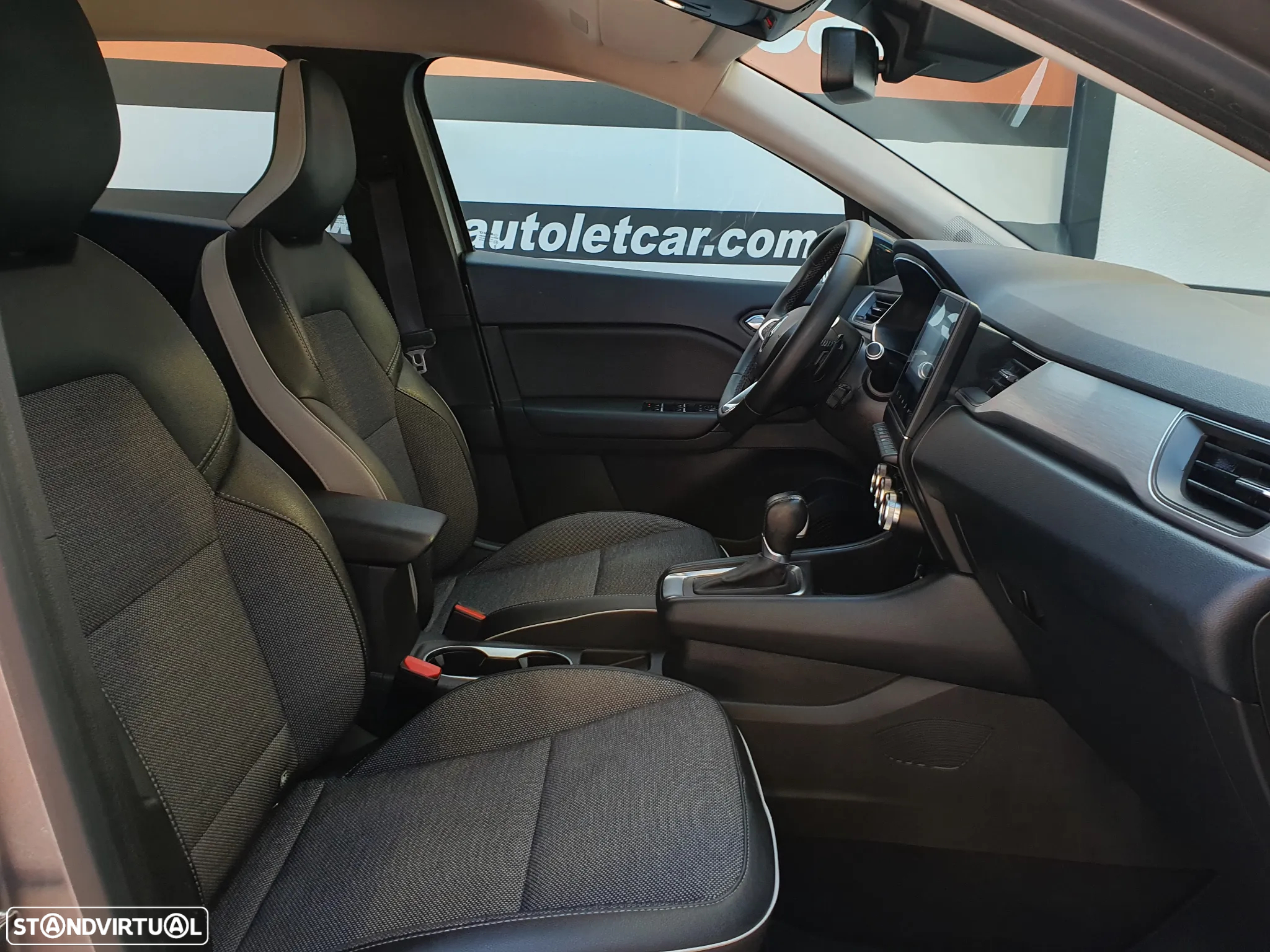 Renault Captur 1.5 dCi Exclusive EDC - 4