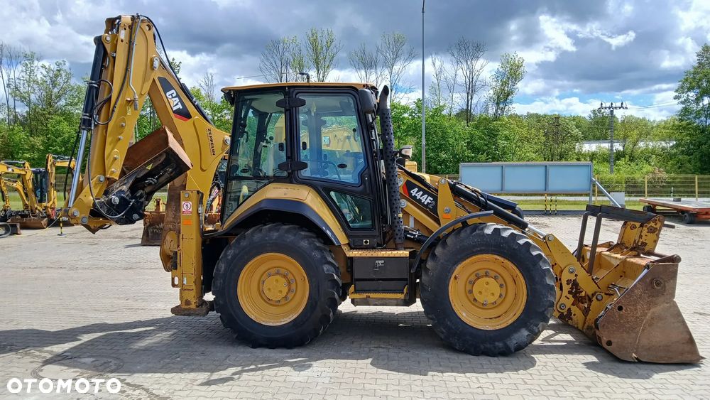 Caterpillar 444F2 - 3
