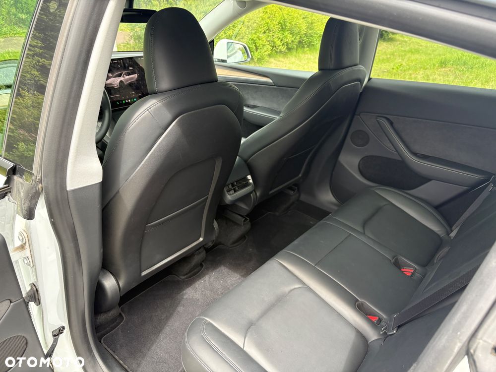 Tesla Model Y Performance AWD - 15