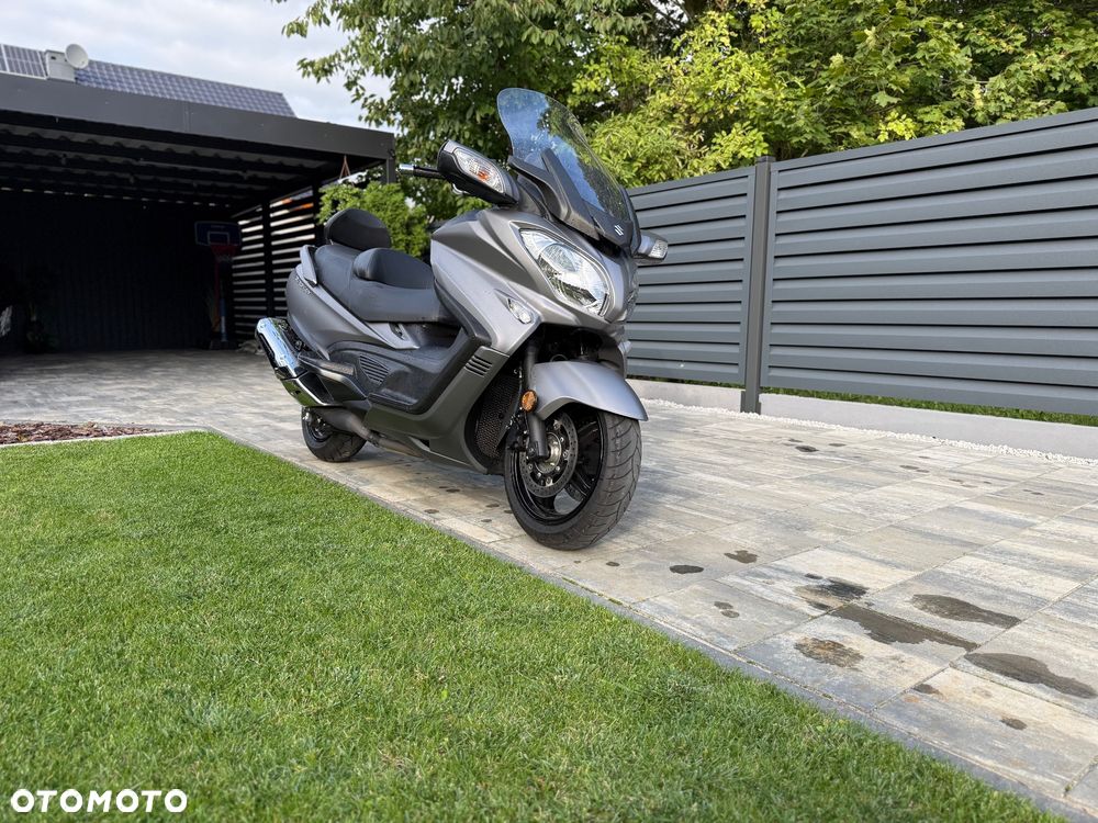 Suzuki Burgman - 4