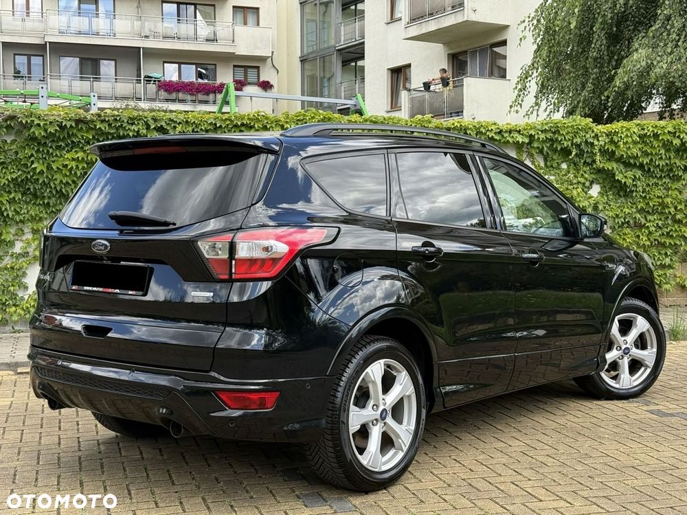 Ford Kuga 1.5 EcoBoost 2x4 ST-Line - 4