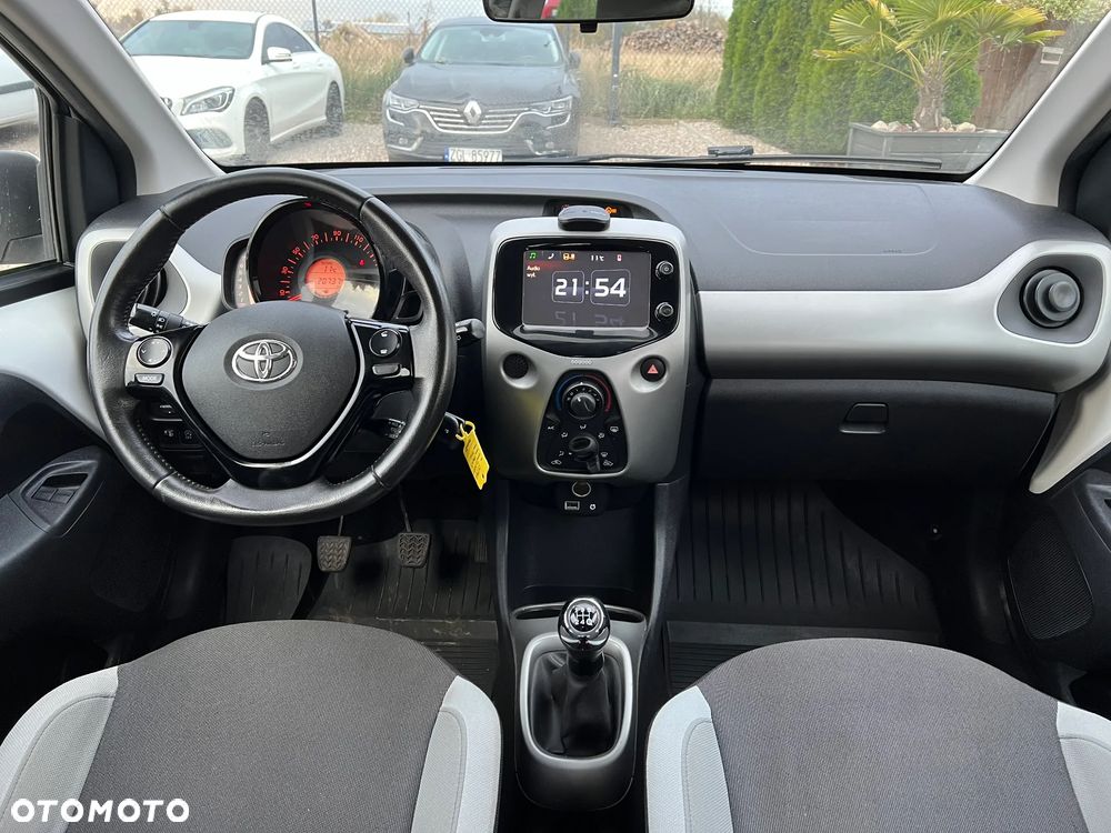 Toyota Aygo x-clusive Style Selection - 6