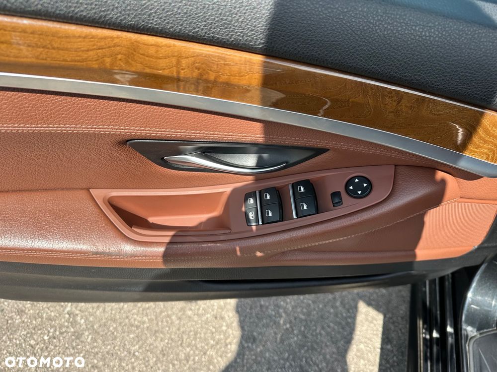 BMW Seria 5 520i Luxury Line - 16