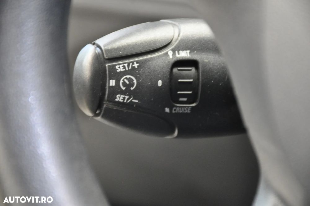 Peugeot 208 1.0 E Active - 9