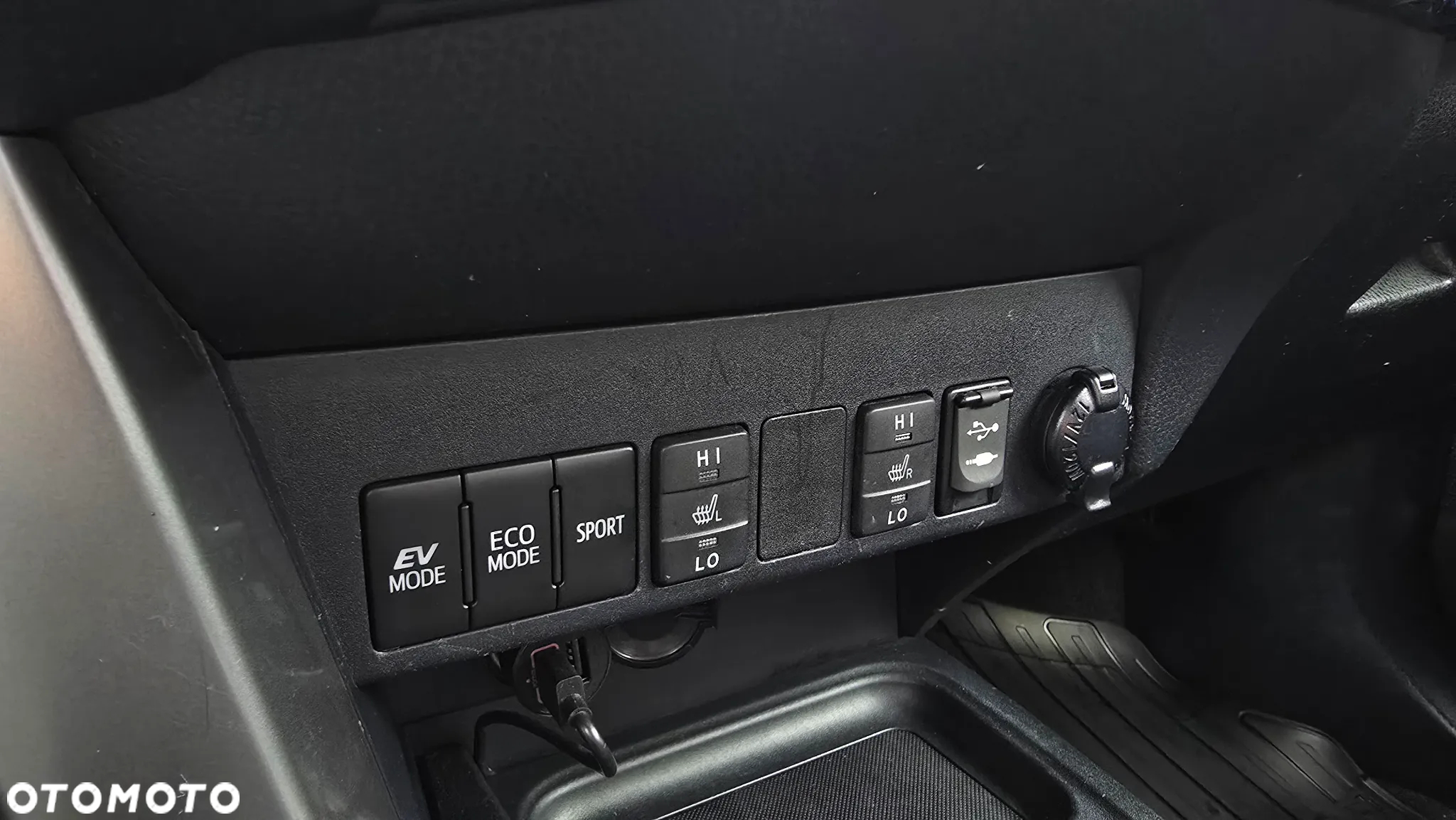 Toyota RAV4 Hybrid Prestige 4x4 - 34