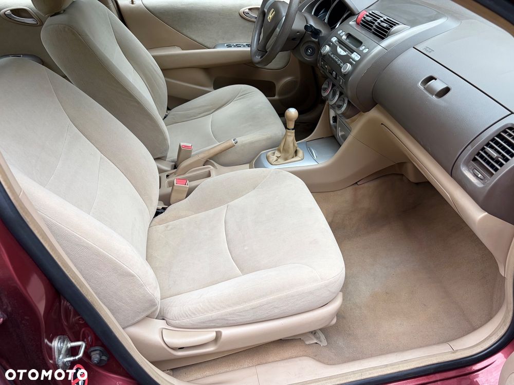 Honda City 1.4 Comfort - 31