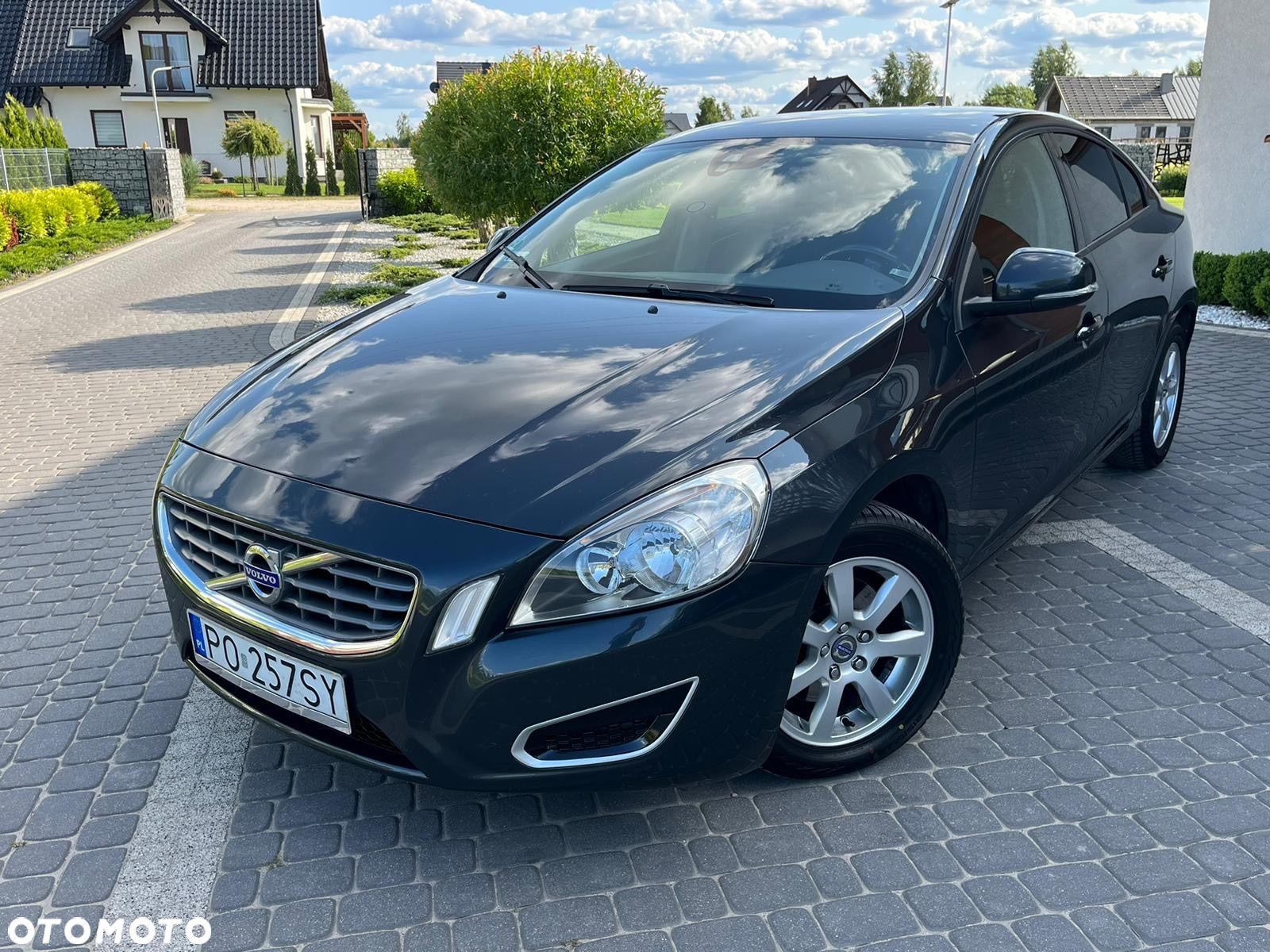 Volvo S60 - 1
