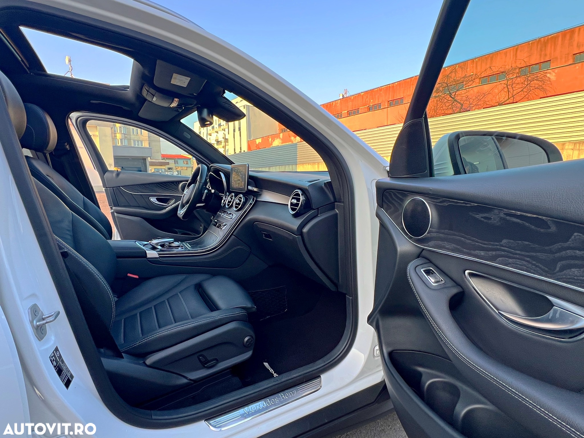 Mercedes-Benz GLC 220 d 4Matic 9G-TRONIC AMG Line - 12