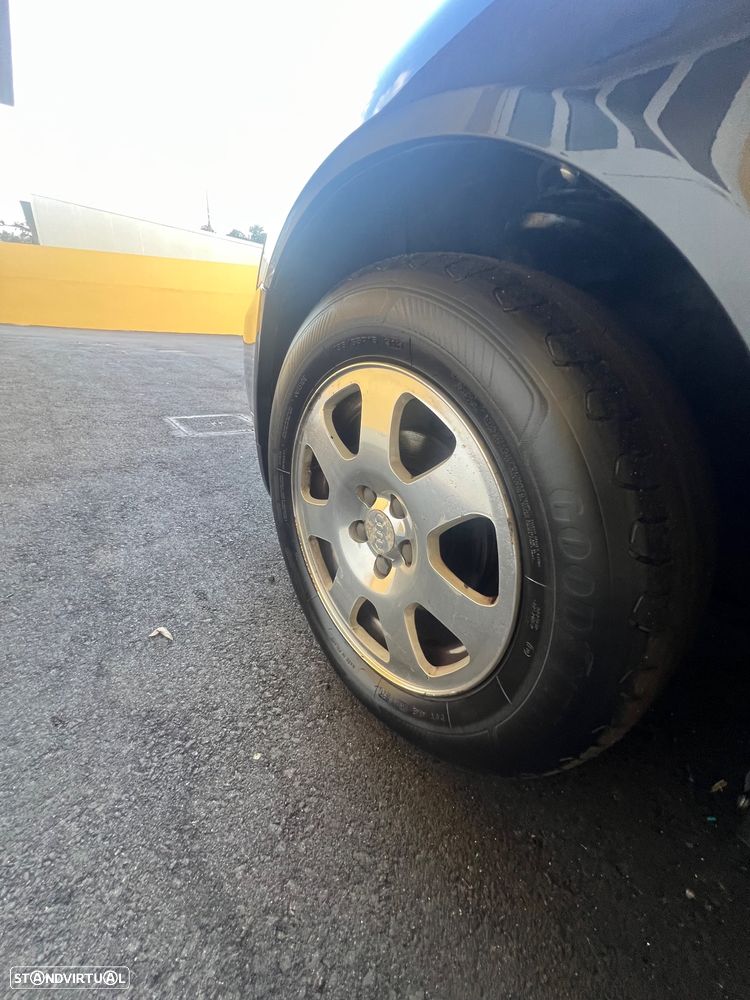 Audi A3 1.6 Ambiente - 20