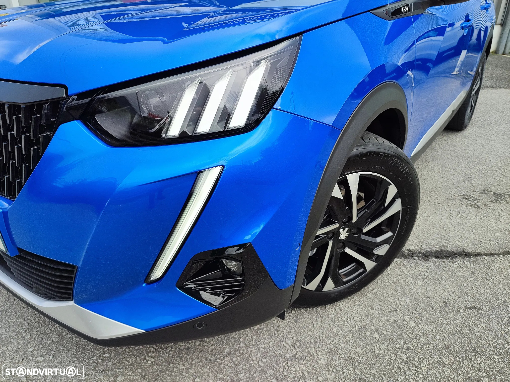Peugeot 2008 1.2 PureTech GT EAT8 - 29