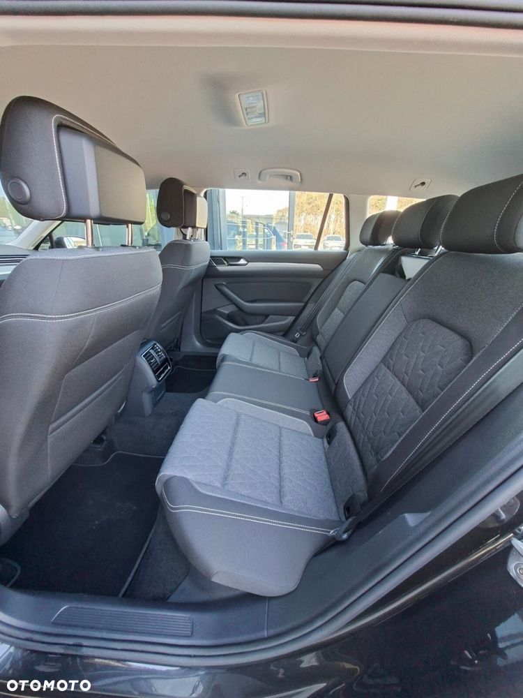 Volkswagen Passat - 14