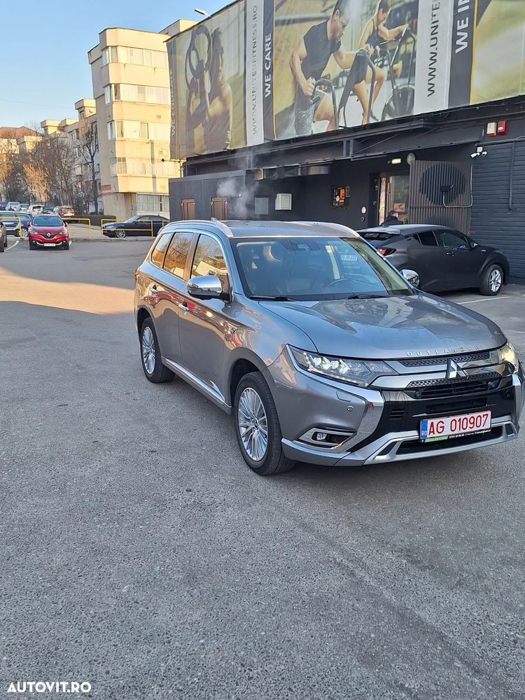 Mitsubishi Outlander PHEV 2.4 L 4X4 Instyle+ - 4