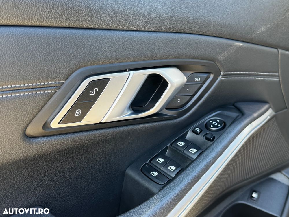 BMW Seria 3 330e Aut. Luxury Line - 26