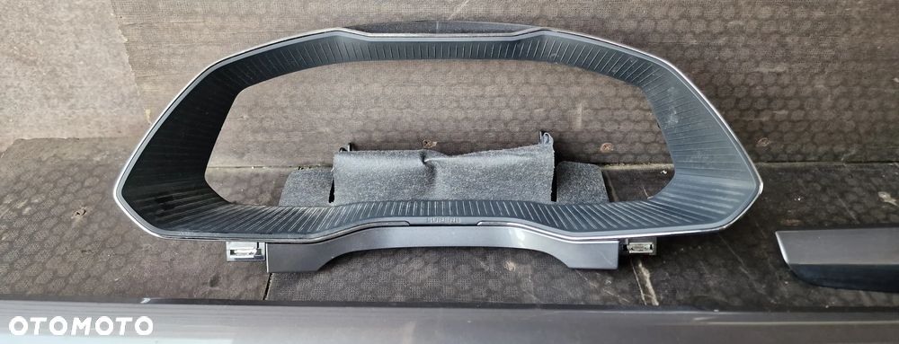 DEKORY LISTWY OZDOBNE RAMKA KONSOLI KOMPLET 3V1858418 3V1858415 SKODA SUPERB III - 4