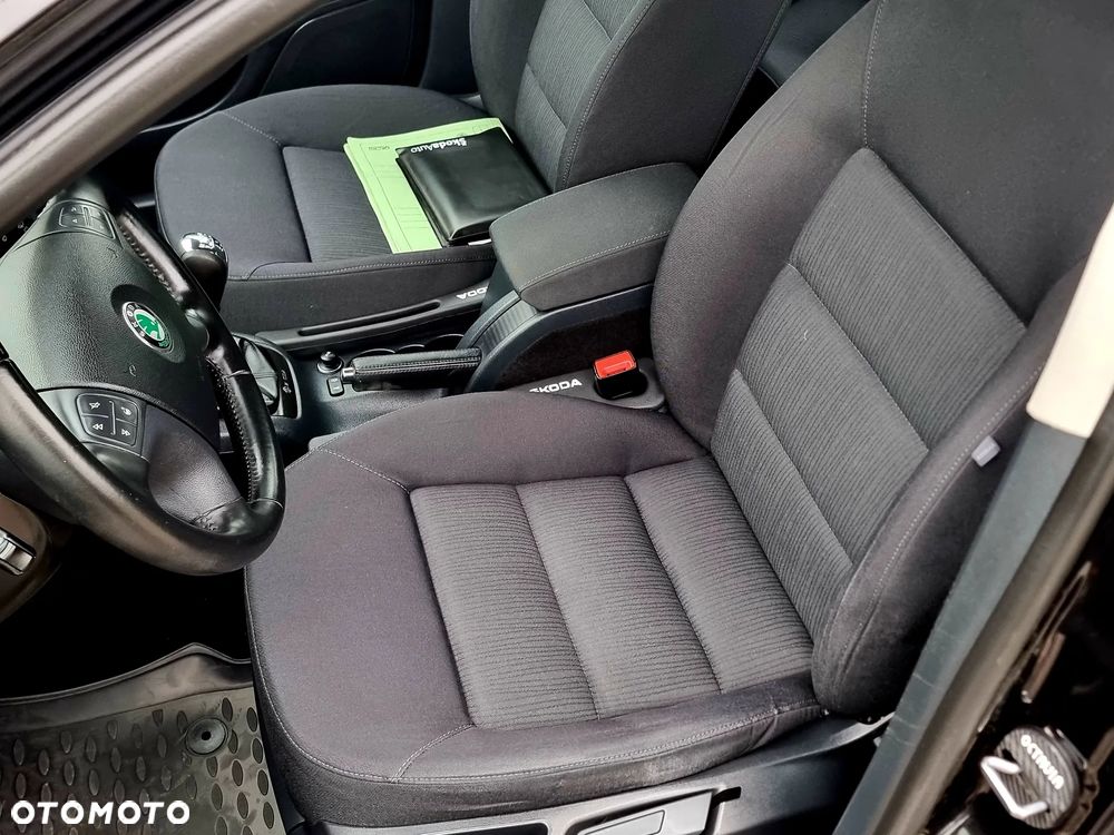 Skoda Octavia 1.6 Elegance - 14