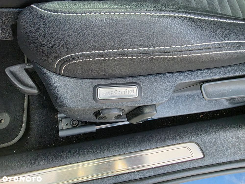 Volkswagen Passat - 19