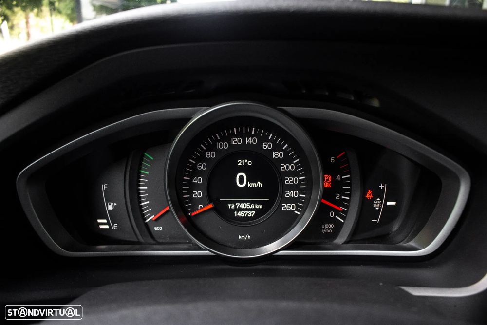 Volvo V40 D2 Kinetic - 16