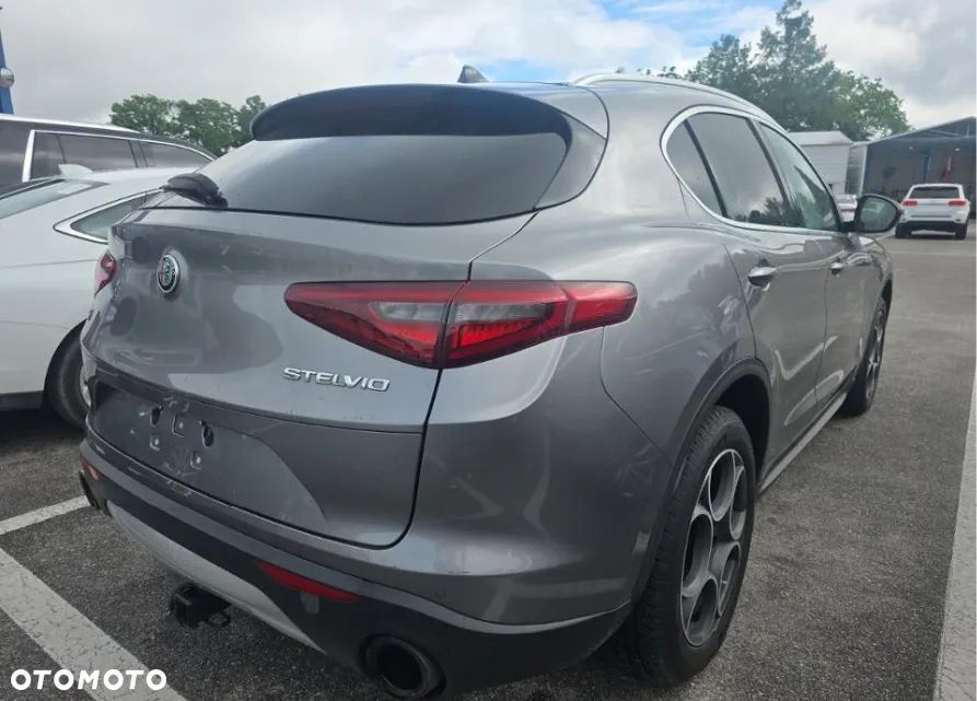 Alfa Romeo Stelvio 2.0 Turbo TI Q4 - 4