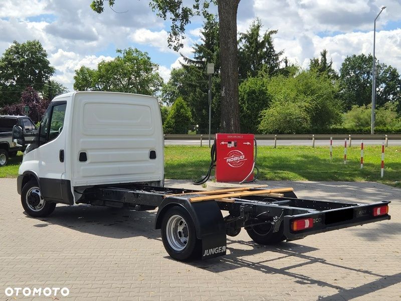Iveco Daily 35C16H podwozie - 7