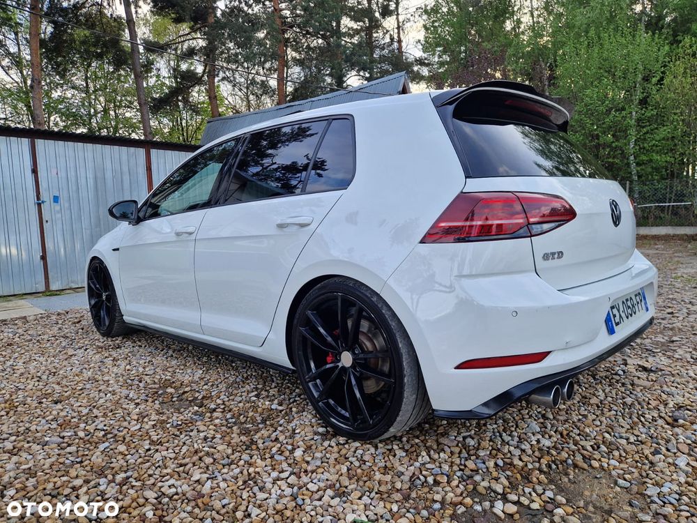Volkswagen Golf - 3