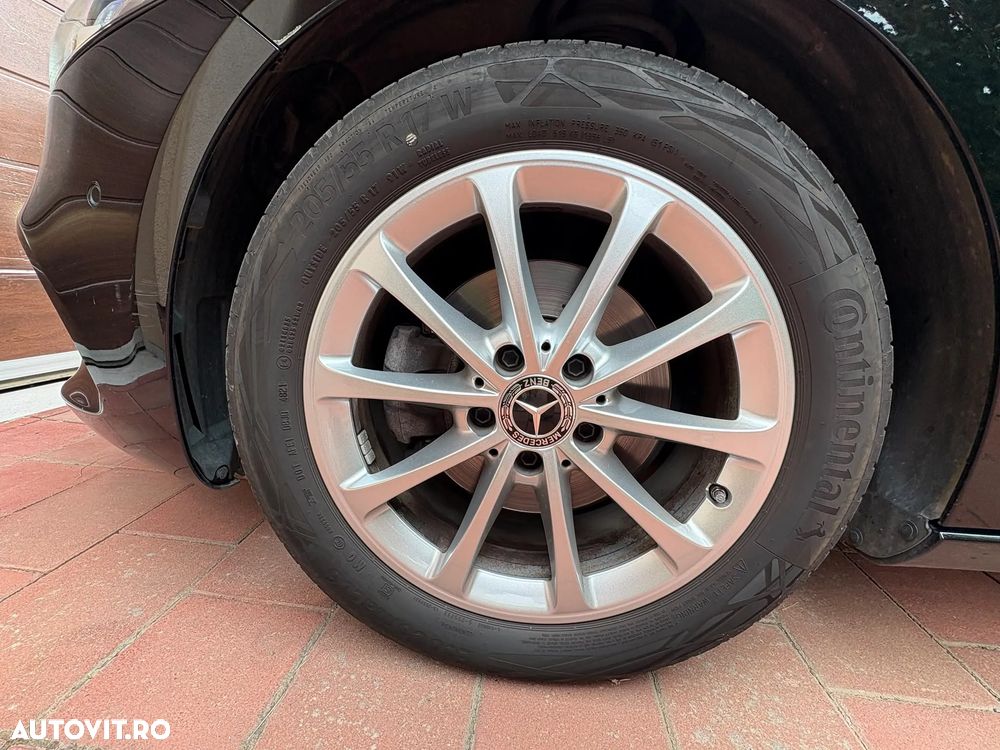Mercedes-Benz A 180 7G-DCT Special Edition - 10