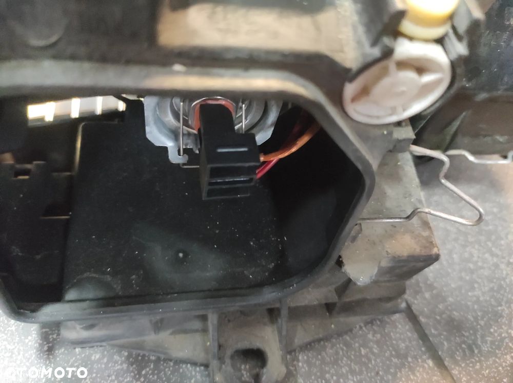 AUDI A4 B6 VALEO LAMPA LEWA PRZEDNIA LEWY PRZÓD SOCZEWKA H7 ..89.. WYSYŁKA !!! - 4